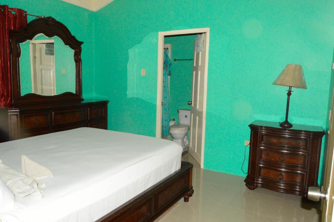 Josan'S Haven Villa Ocho Rios Exterior photo